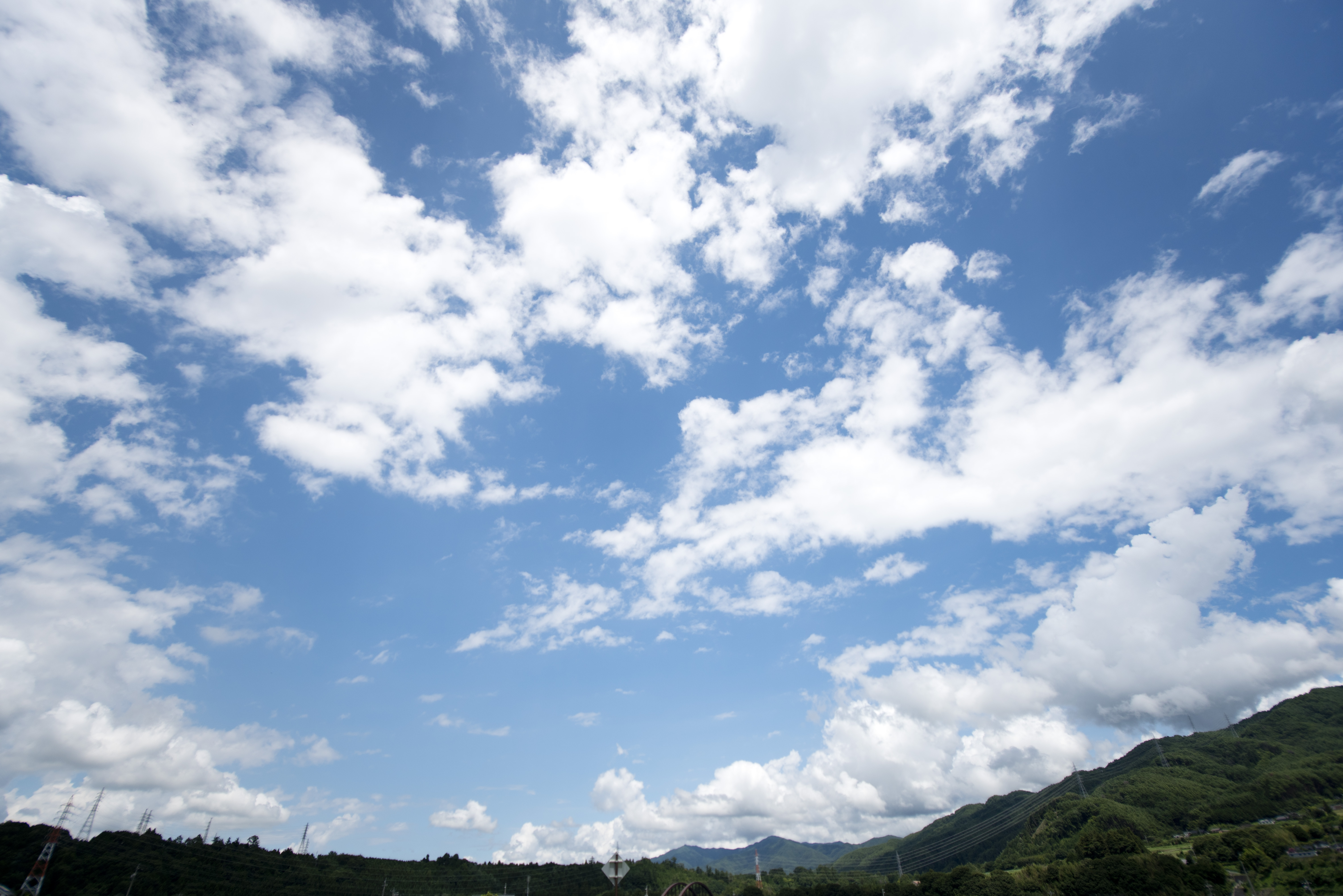 空と山 ナチュラル写真素材 無料ダウンロードフリー